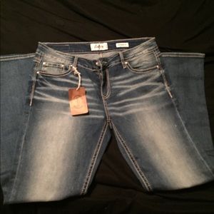 Women’s Buckle Jeans $50 *FIRM*